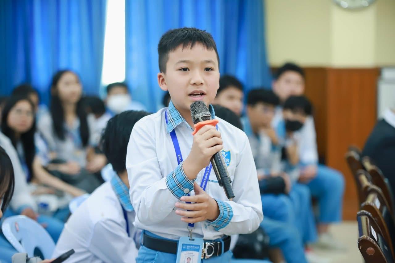 Young advocates meeting decision-makers